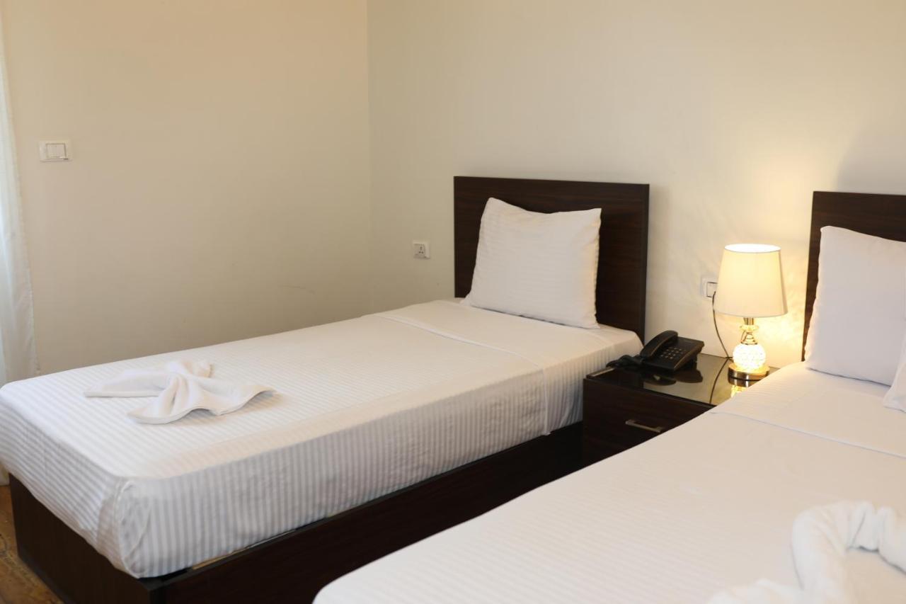 New Midtown Hostel Kairo Bagian luar foto